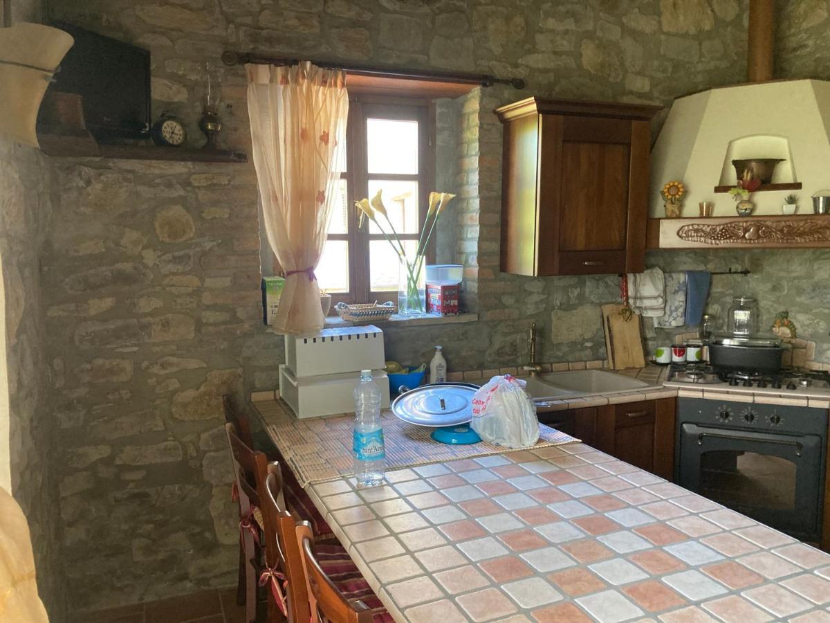 Casa In Sasso Con Piscina Villa Vernasca Bagian luar foto