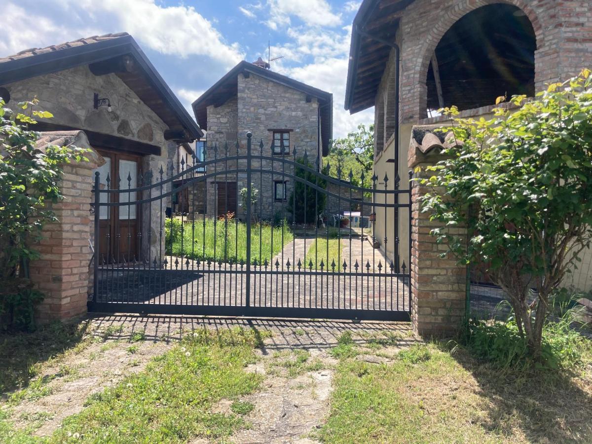 Casa In Sasso Con Piscina Villa Vernasca Bagian luar foto