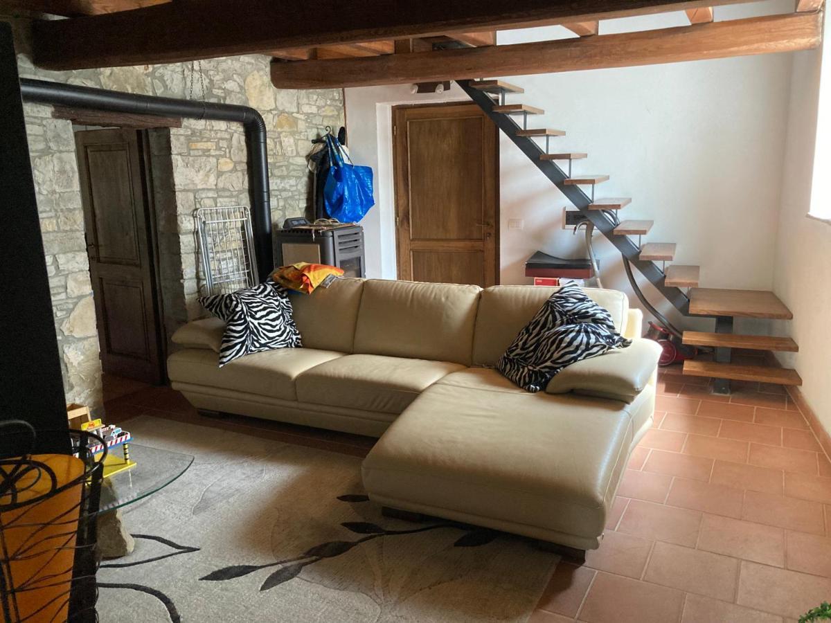 Casa In Sasso Con Piscina Villa Vernasca Bagian luar foto