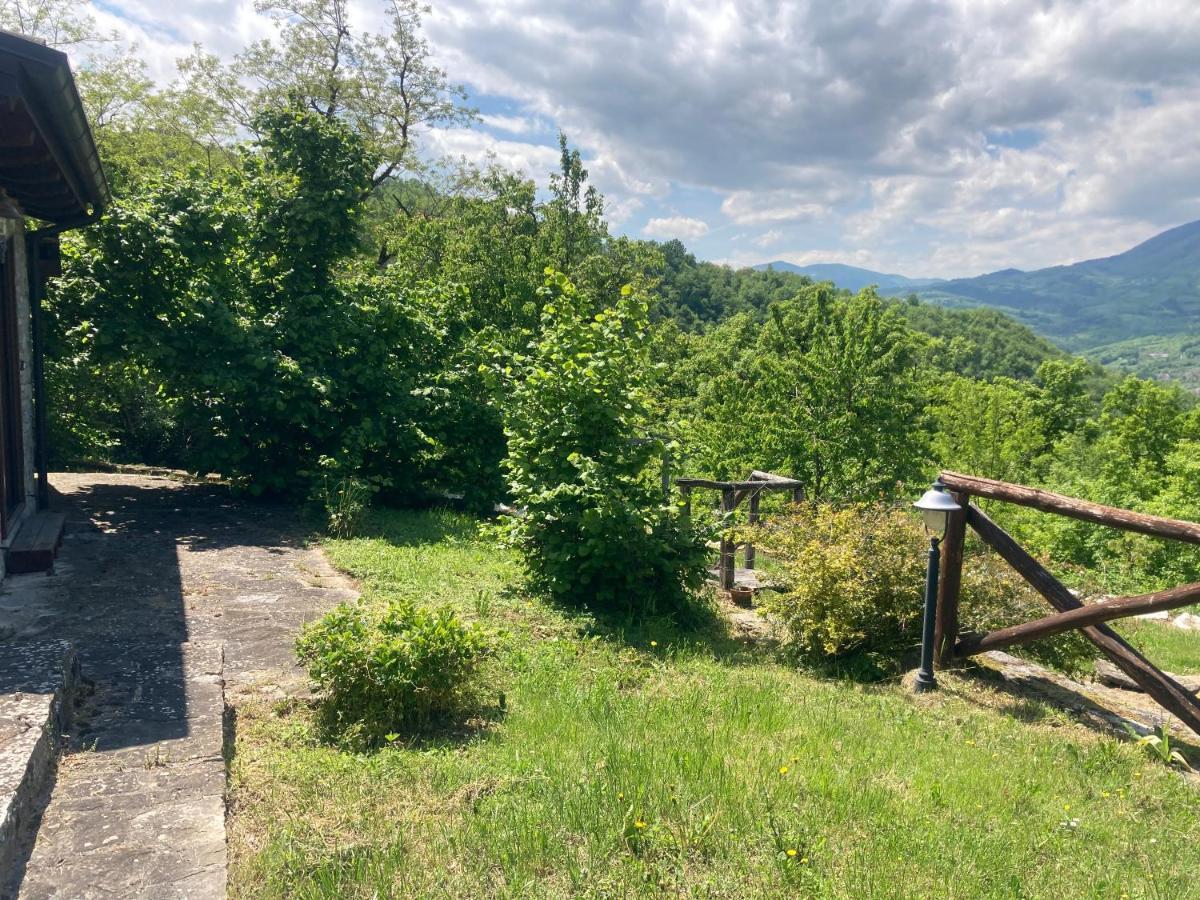 Casa In Sasso Con Piscina Villa Vernasca Bagian luar foto