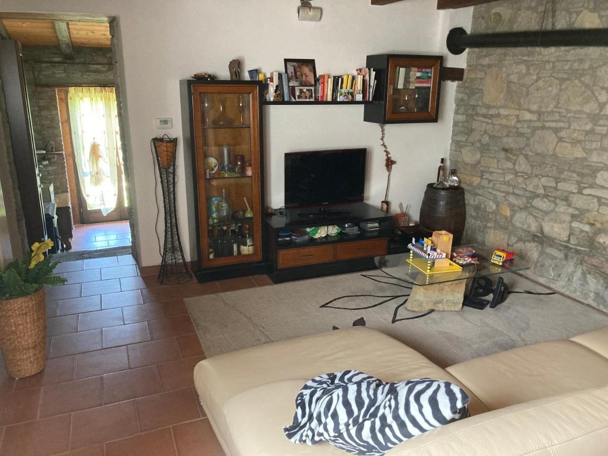 Casa In Sasso Con Piscina Villa Vernasca Bagian luar foto